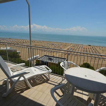 Lignano Sabbiadoro Sea Front Apartment Ngoại thất bức ảnh