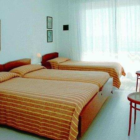 Lignano Sabbiadoro Sea Front Apartment Ngoại thất bức ảnh