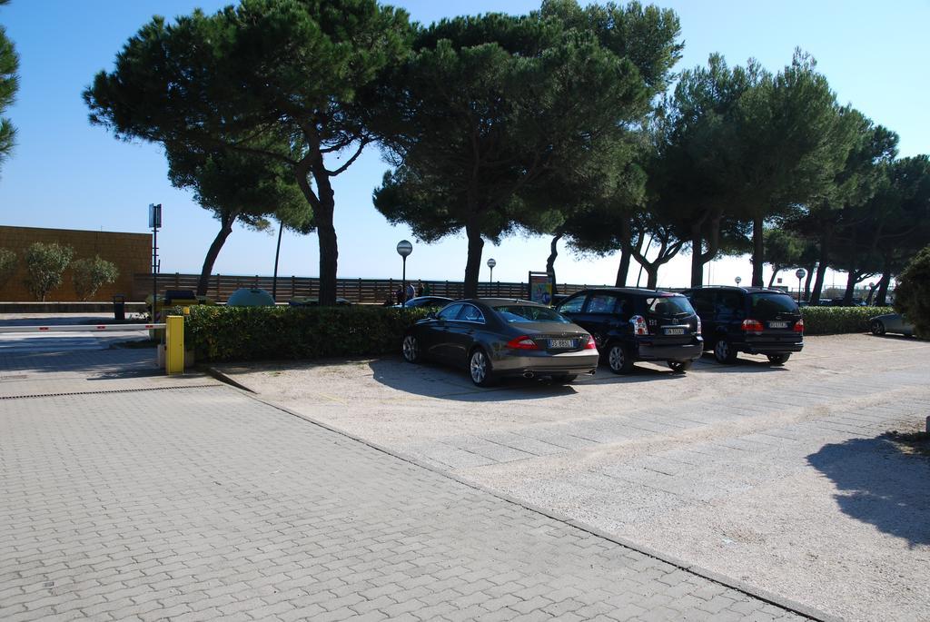 Lignano Sabbiadoro Sea Front Apartment Ngoại thất bức ảnh