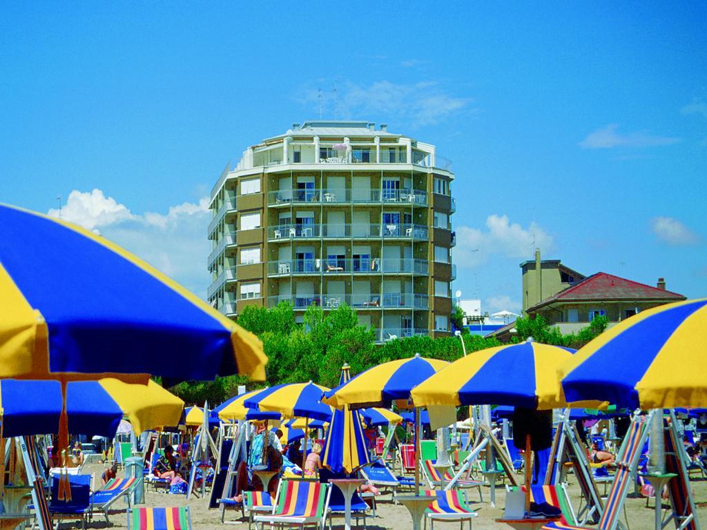 Lignano Sabbiadoro Sea Front Apartment Ngoại thất bức ảnh
