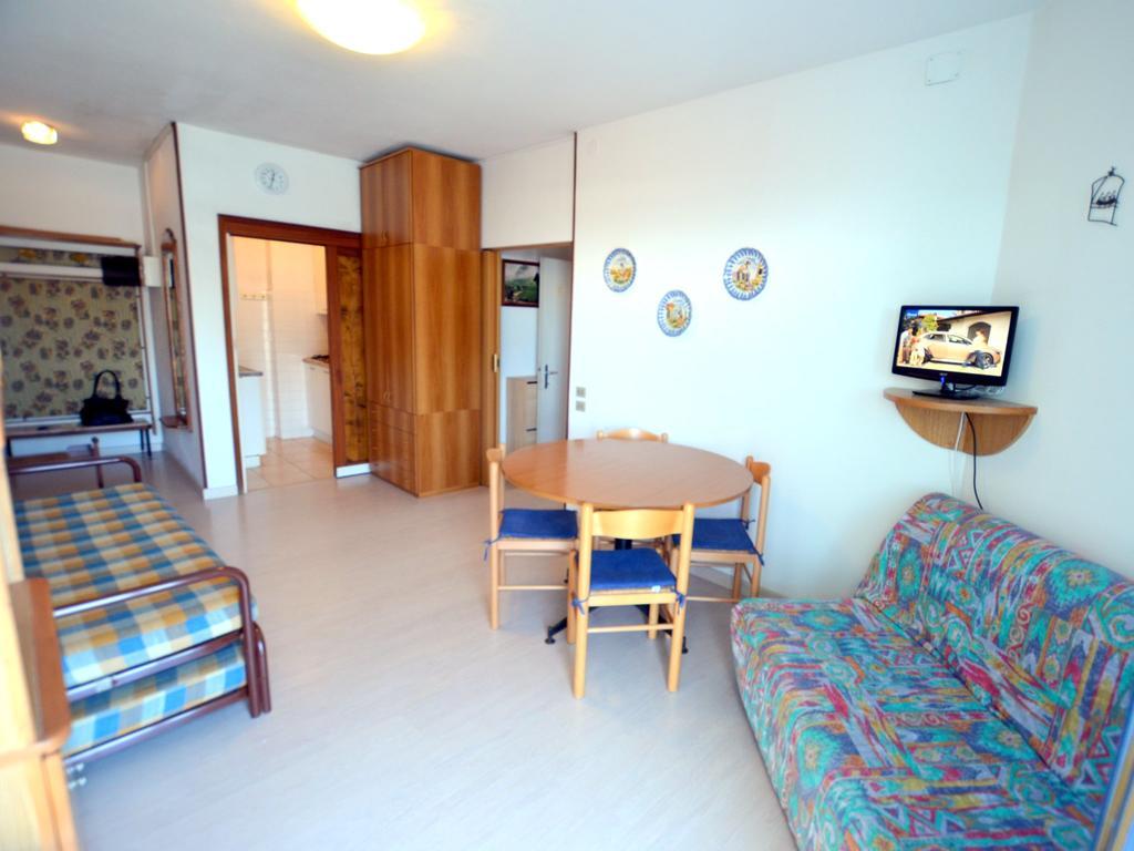 Lignano Sabbiadoro Sea Front Apartment Ngoại thất bức ảnh