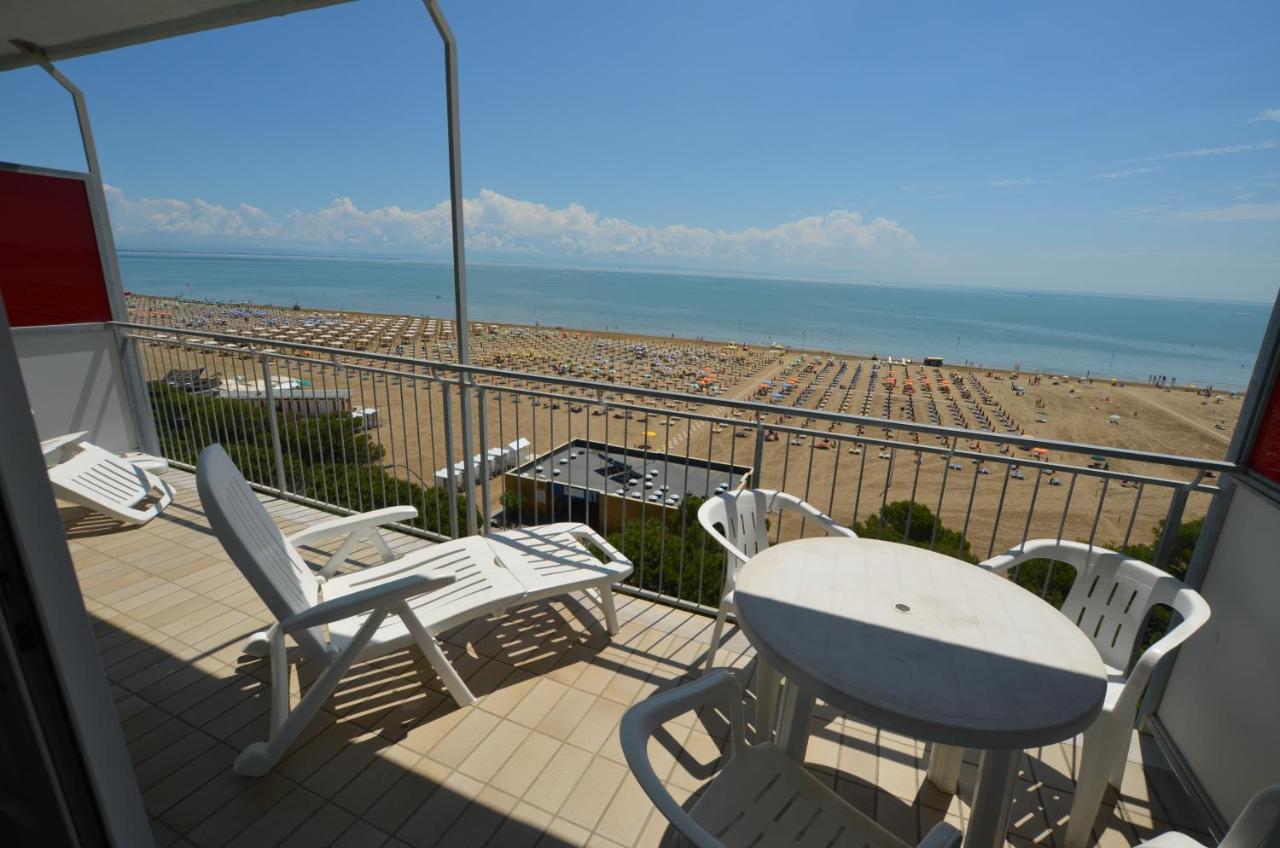 Lignano Sabbiadoro Sea Front Apartment Ngoại thất bức ảnh