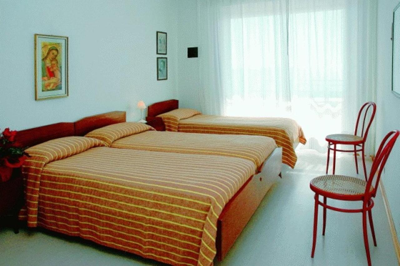 Lignano Sabbiadoro Sea Front Apartment Ngoại thất bức ảnh
